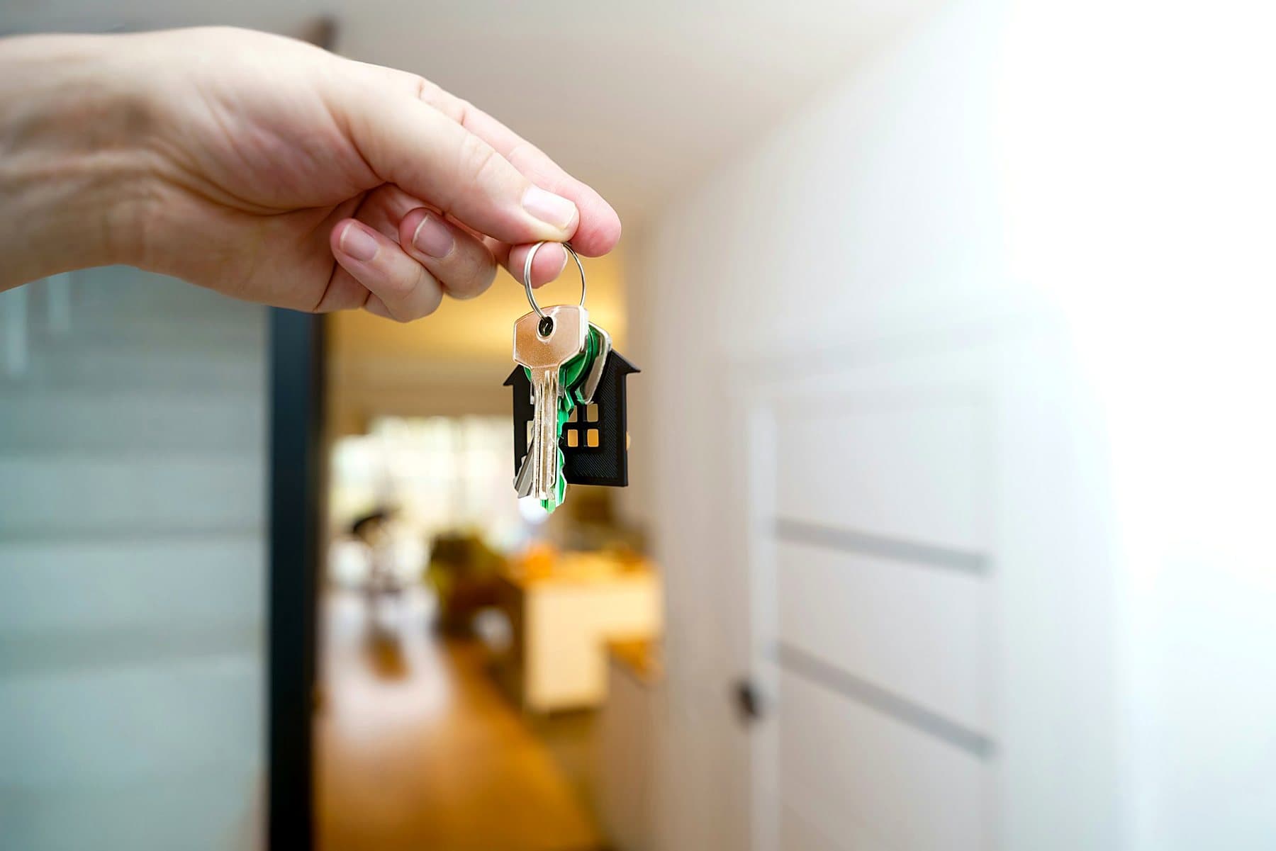 Schlüsselübergabe für das eigene Zuhause