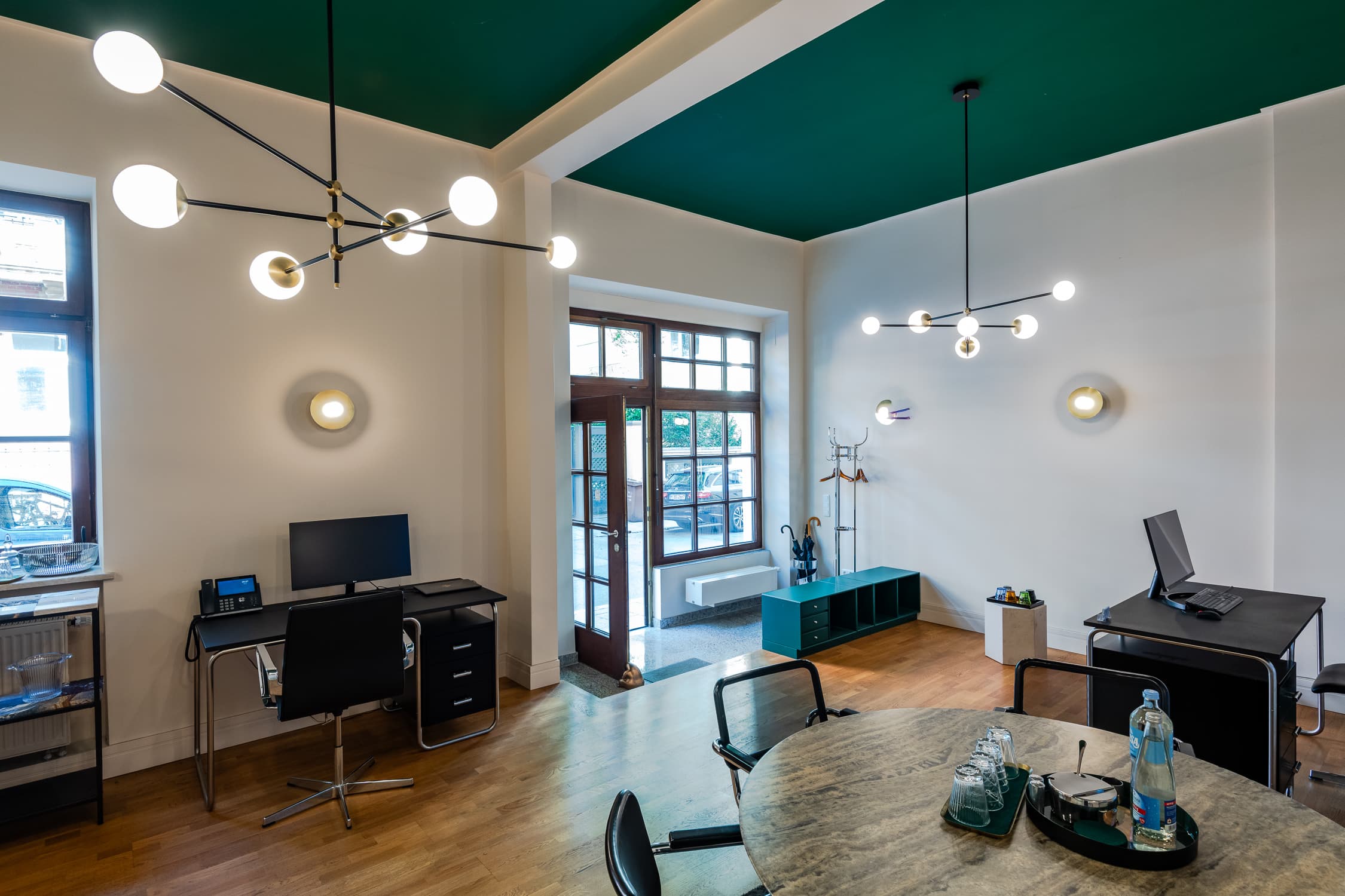 Office of Lainer & v. Anhalt at Mandlstraße 22, Munich-Schwabing