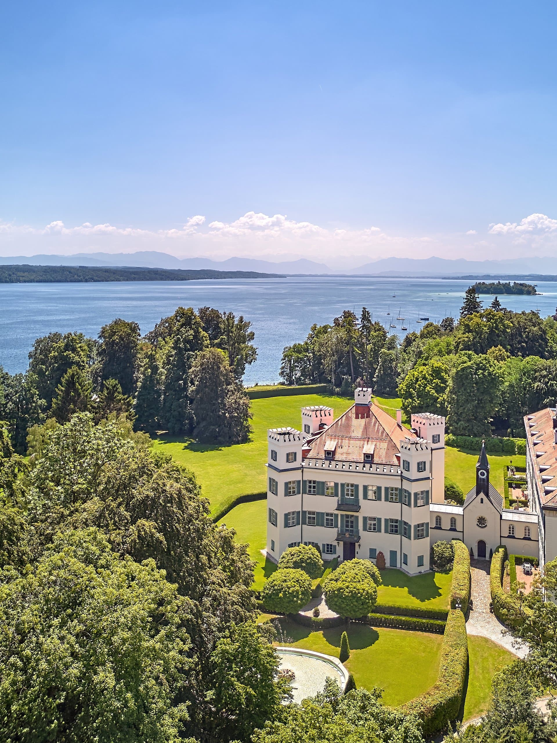 Schloss Possenhofen am Starnberger See – Luftaufnahme